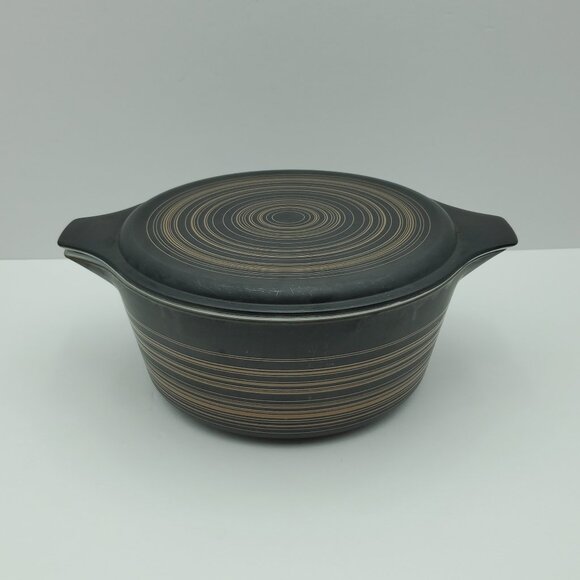 Pyrex Terra 2.5 Qt Covered Casserole Matte Dark Brown Black Etched Rings Baker - Picture 1 of 9